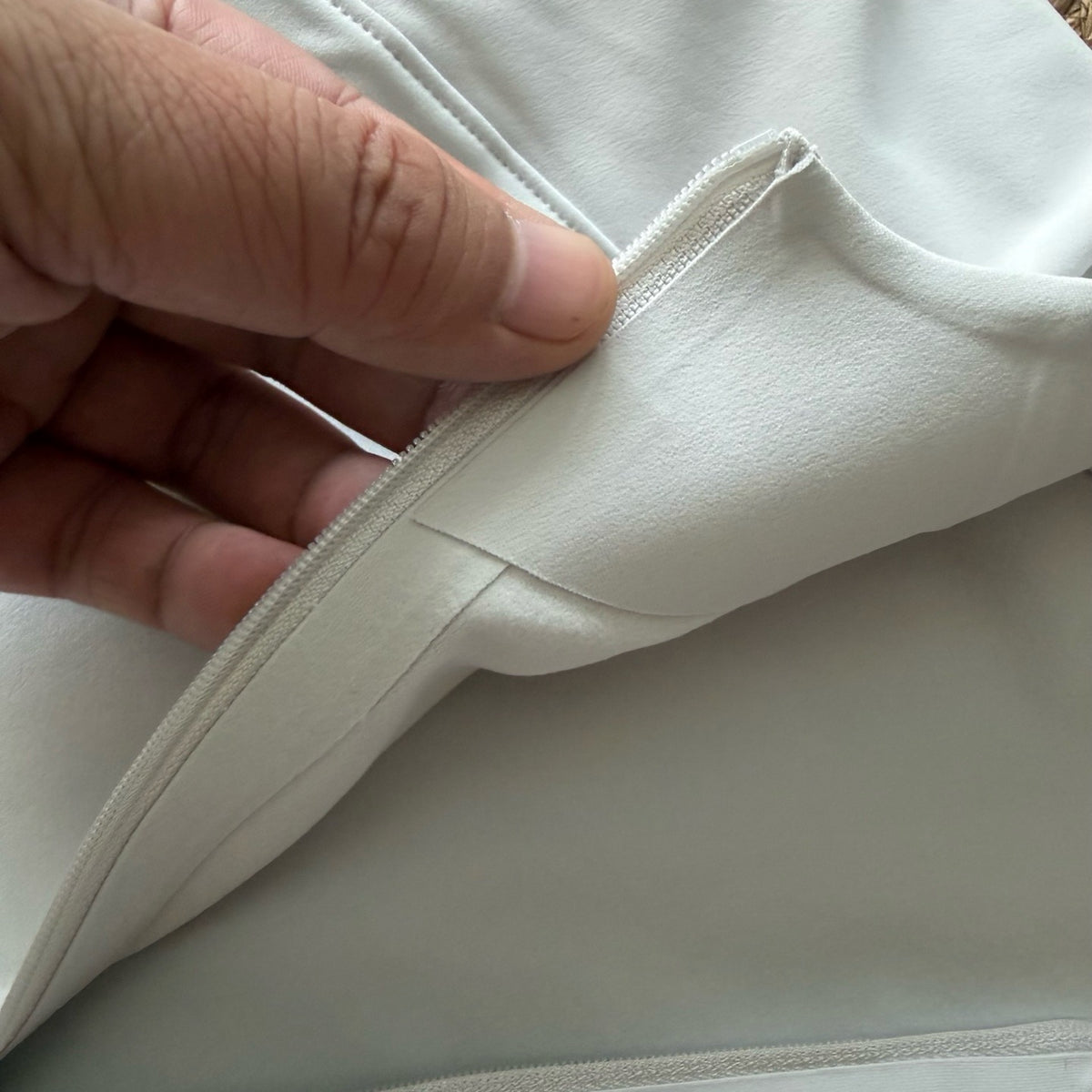 On Cloud Essential Quarter-Zip Performance Top