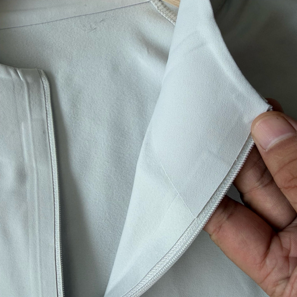 On Cloud Essential Quarter-Zip Performance Top
