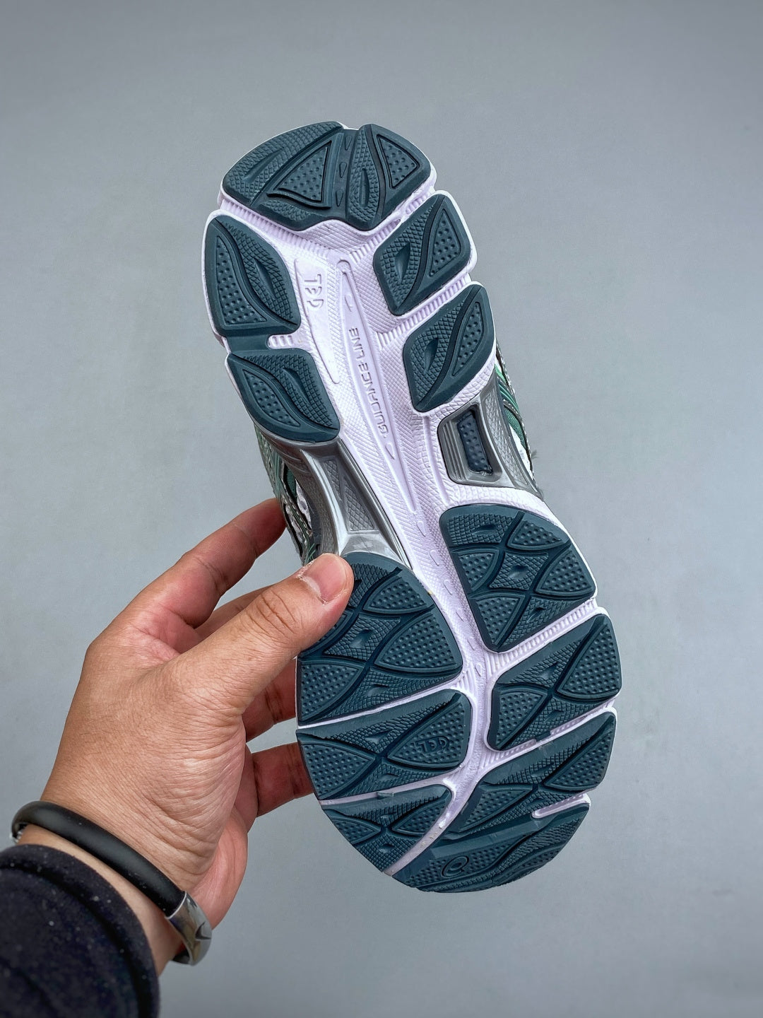 ASICS GEL-CUMULUS 16