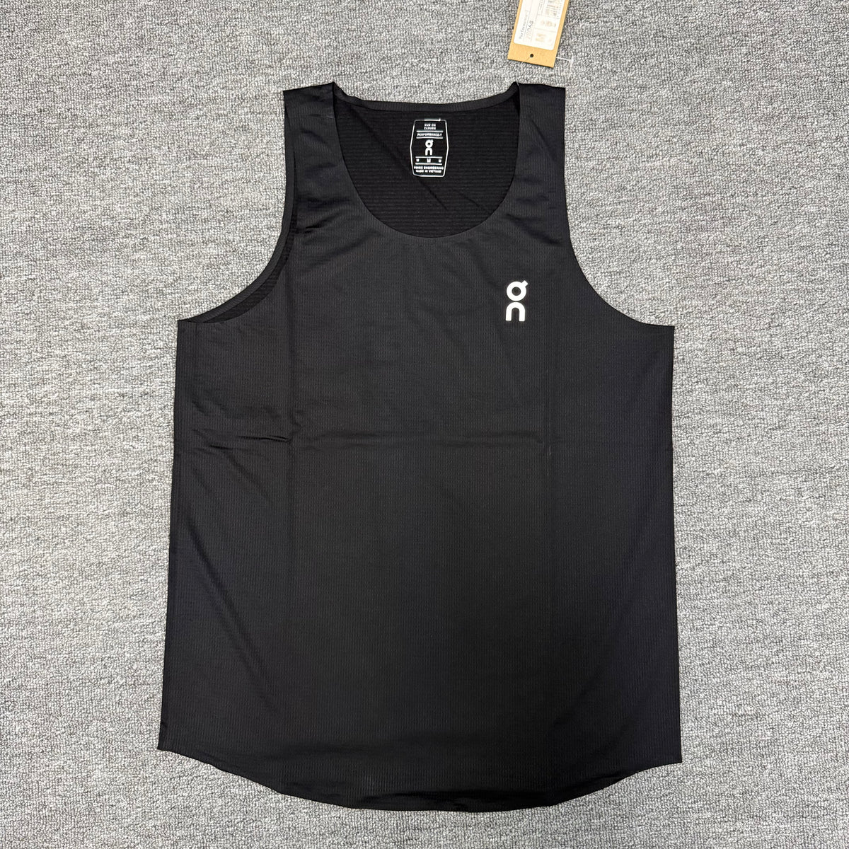 On Running Essential Performance Vest