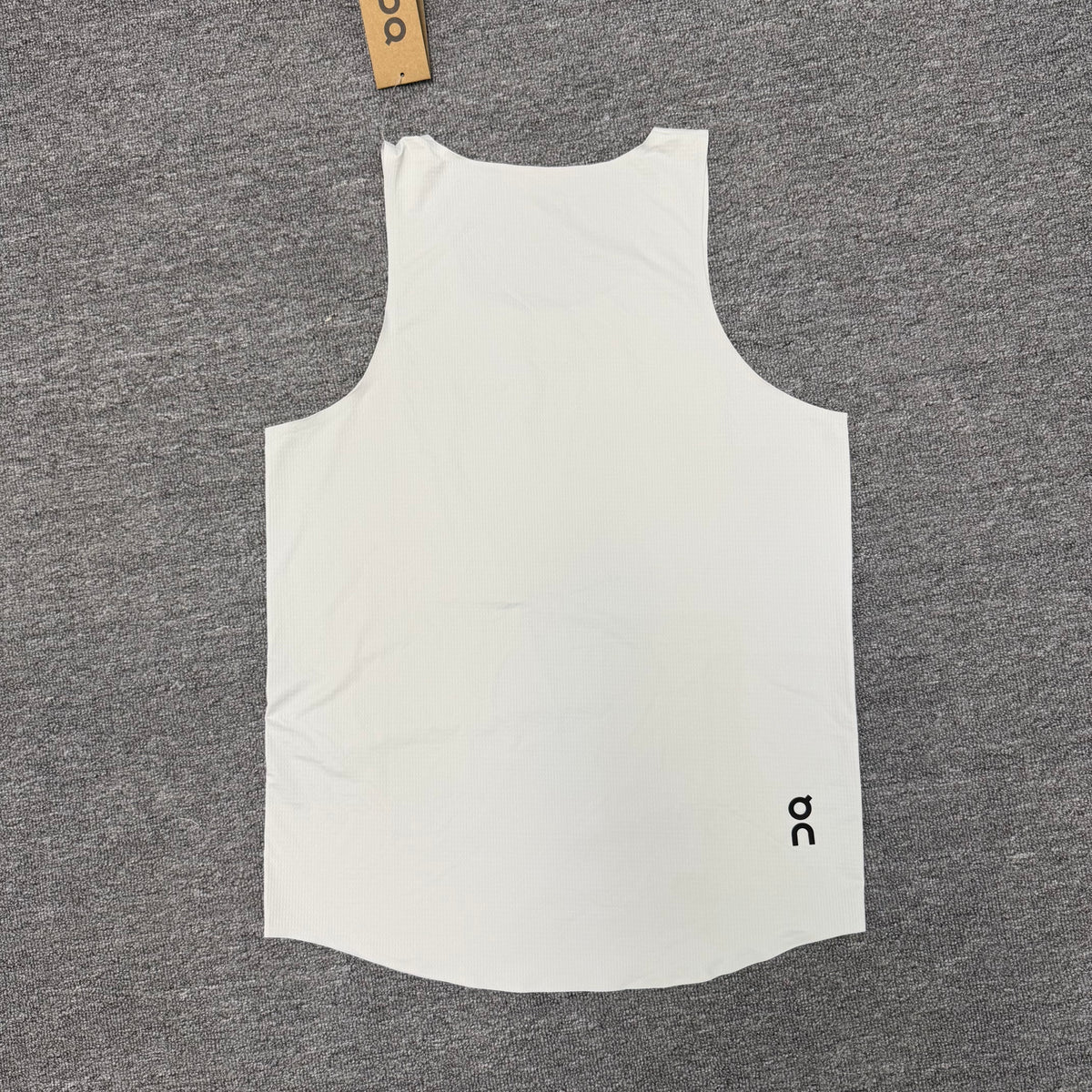 On Running Essential Performance Vest