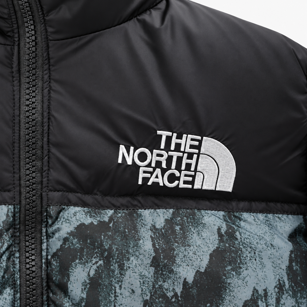 The North Face Men's 1996 Retro Nuptse Jacket - Black Zebra