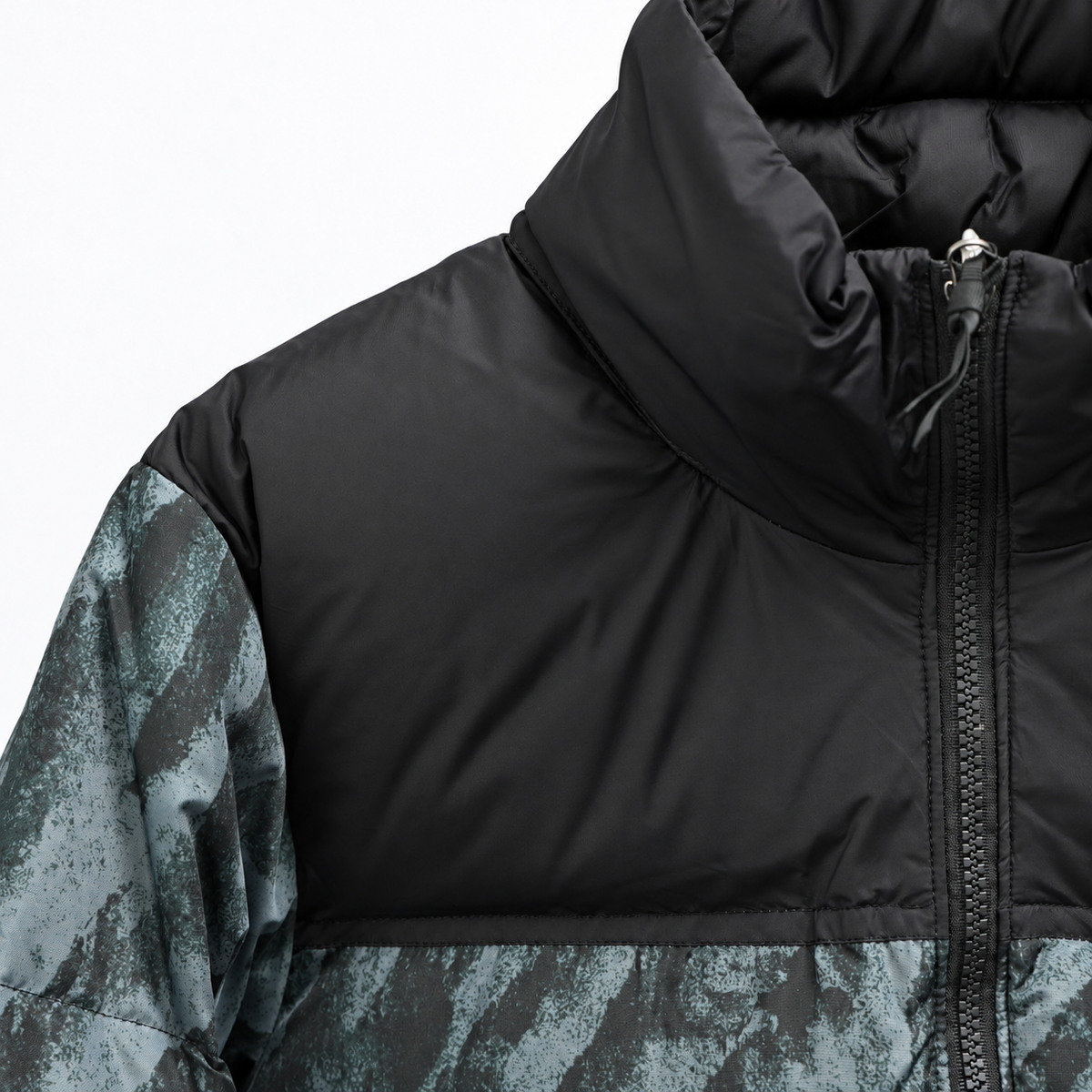 The North Face Men's 1996 Retro Nuptse Jacket - Black Zebra