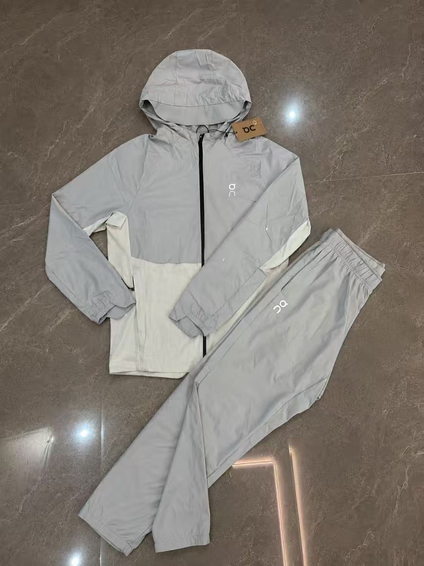 On Running Lightweight Performance Tracksuit Collection