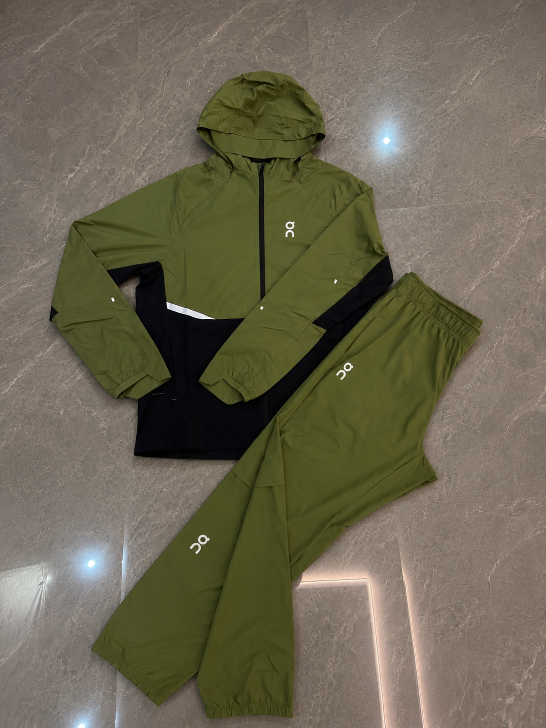 On Running Lightweight Performance Tracksuit Collection